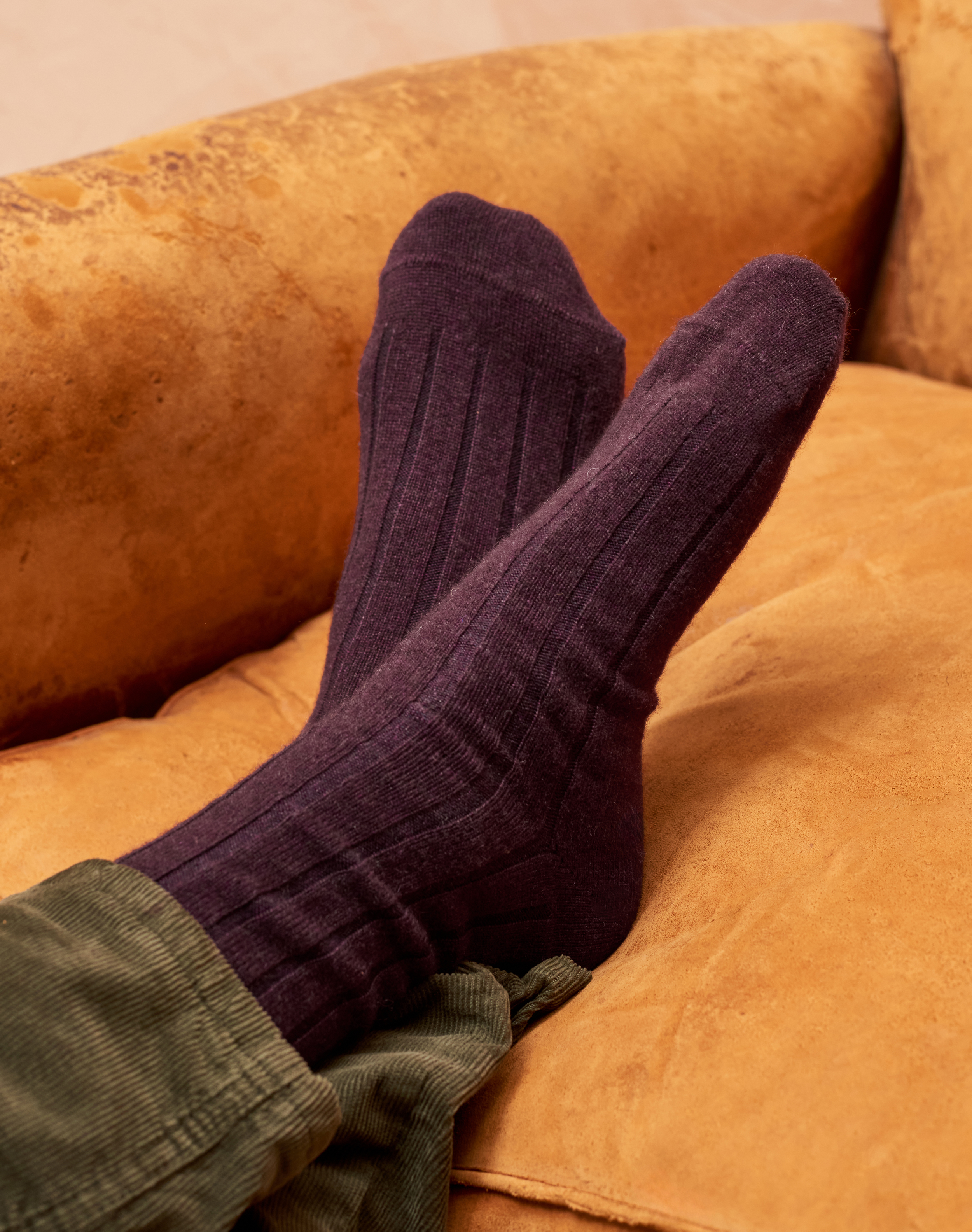 Men’s Cashmere Long Socks Aubergine