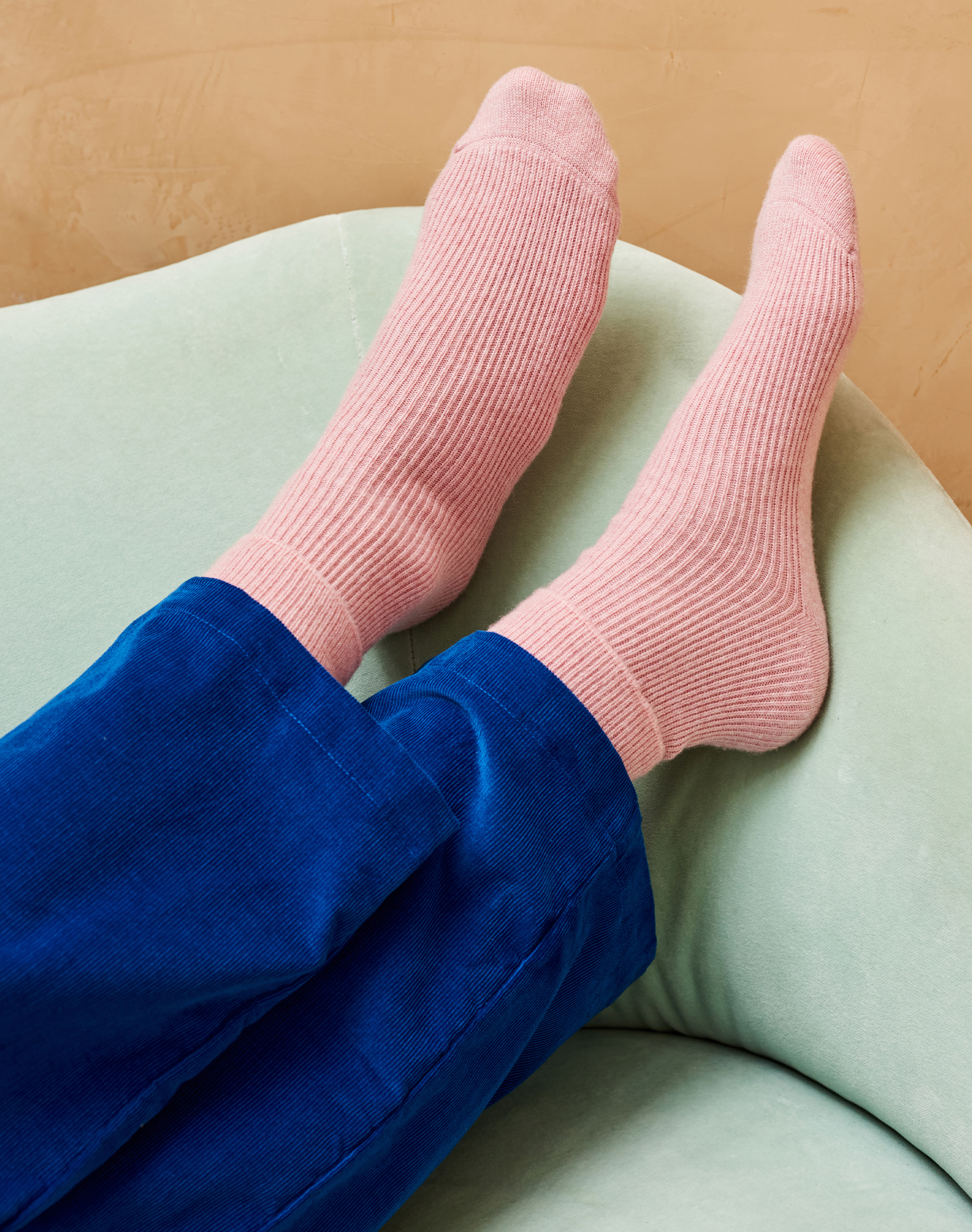 Women’s Cashmere Socks Shell